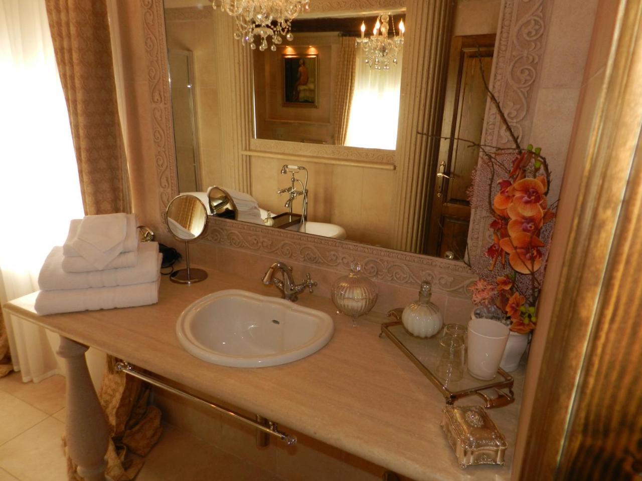 Villa Bertagni Castelnuovo di Garfagnana Δωμάτιο φωτογραφία